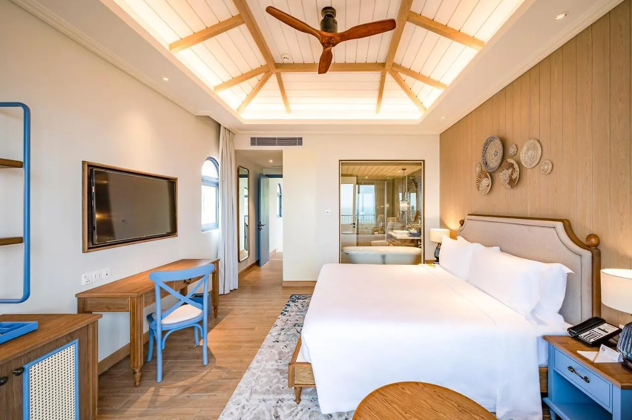 Centara Mirage Resort Mũi Né 5*,