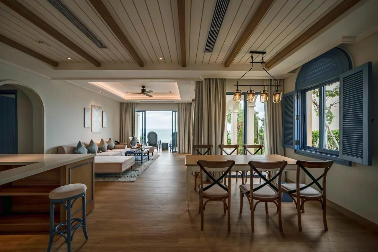Centara Mirage Resort Mũi Né 5*,  Vietnam
